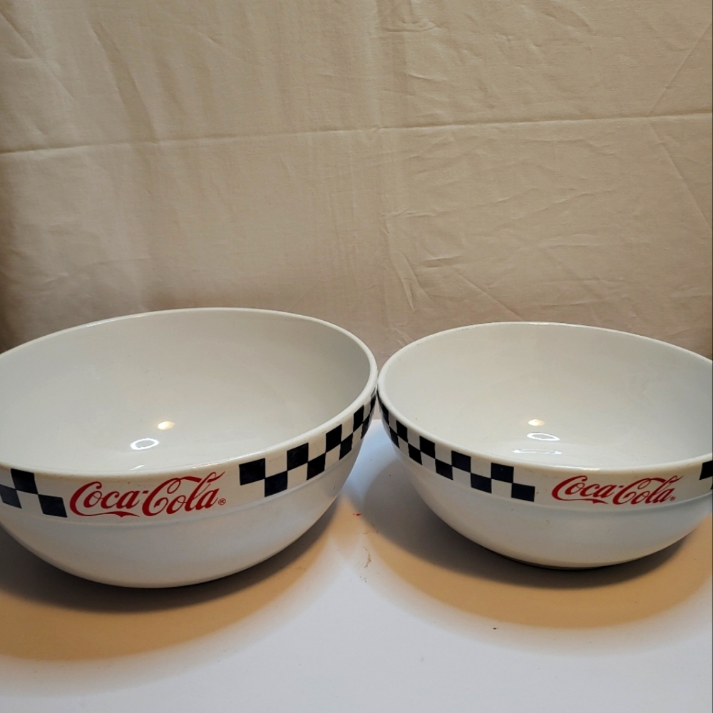 2 Coca-Cola white with checkered print nesting bowls
